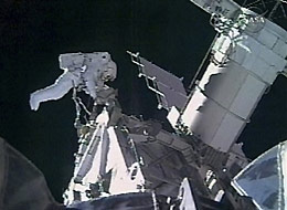 2007-08-12-spacewalk.jpg