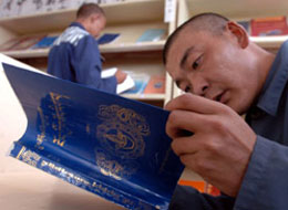 2007-09-10-prison_libraries.jpg