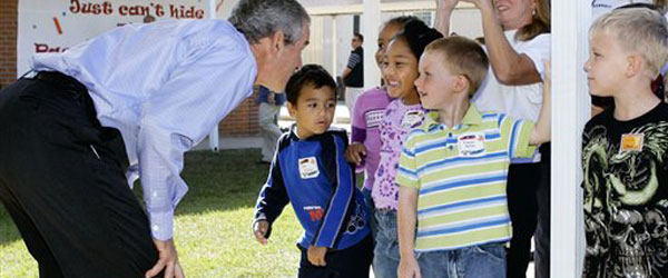 2007-10-18-bushbendingkids.jpg
