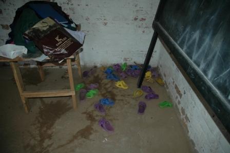 2008-09-25-congoschool_room.JPG