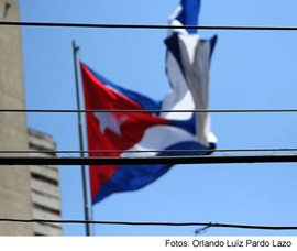 2009-03-19-banderas_y_cables.jpg