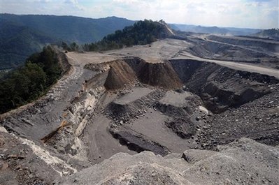 2009-04-22-capt.c6d73608d0ee4769adfb869be1915f45.mountaintop_mining_wx104.jpg