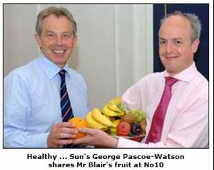 2009-08-27-tonyblairandgeorgepascoewatsonthesun.jpg
