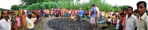 2009-09-25-images-mudmixingpanorama.jpg