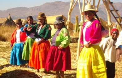 2009-11-25-colorfulwomen.jpg