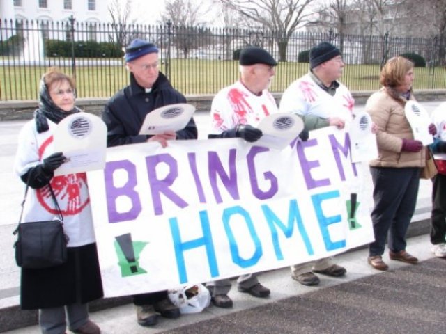 2010-01-31-whitehousebringemhomesm.jpg