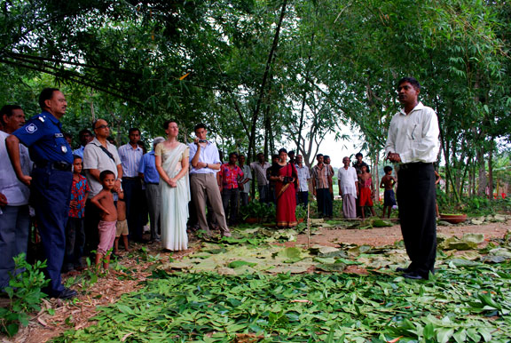 2010-06-05-KoliSpeaking.jpg