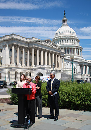 2010-06-30-hr5628-hr5628_presser.jpg