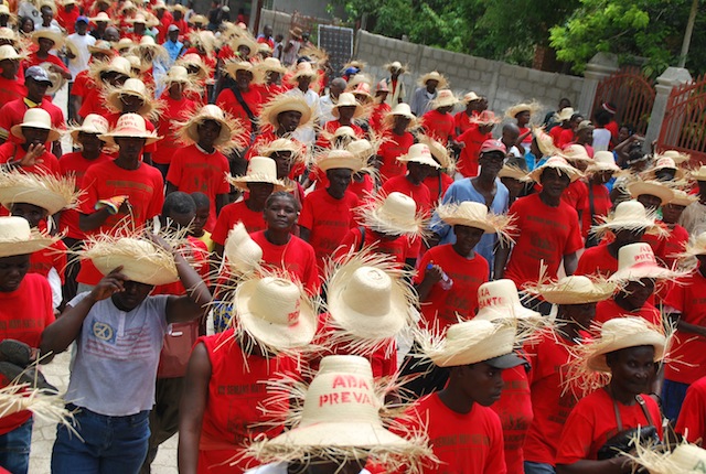 Mouvman Peyizan  Papay demonstrators at Hinche June 4,  2010.jpg