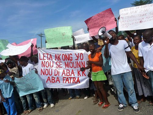 2011-01-08-HerzHaitiDemo25284612074_8520da31c3.jpg