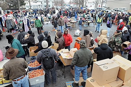 2011-01-16-Saginawfoodgiveaway.jpg