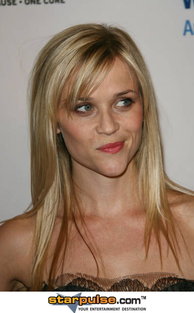 reese witherspoon kids 2011. Reese Witherspoon recently