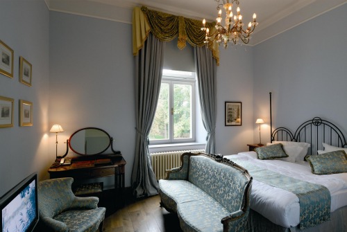 2011-04-15-mcelyinterior.jpg