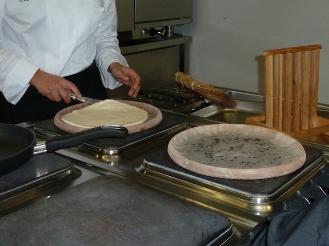 2011-05-02-CookingThePiadina1000667.jpg