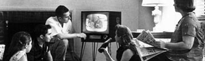 2011-06-01-201106011950s_family_and_TV.gif