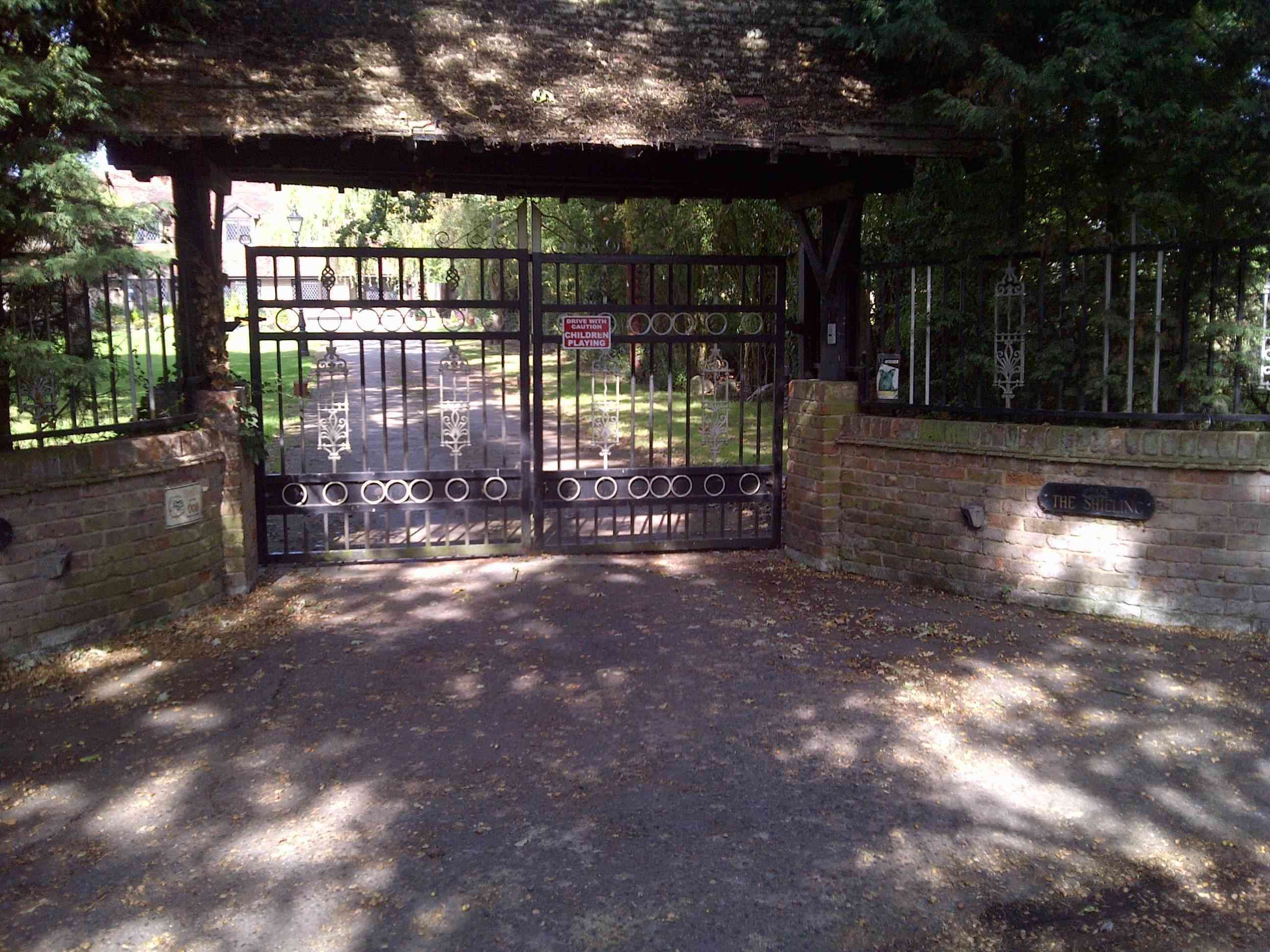 2011-09-23-gate.jpg