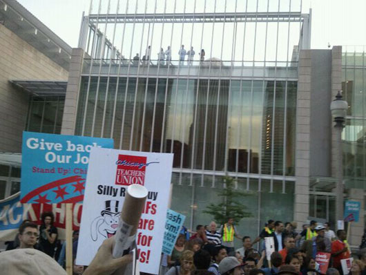 2011-10-10-PROTEST2.jpg