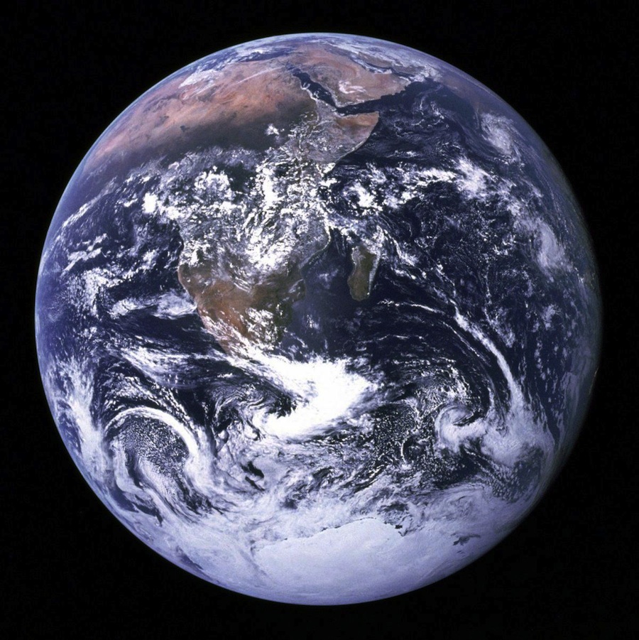 2011-12-22-earthNASAh.jpg
