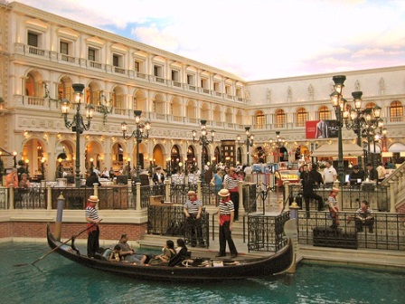 2012-01-19-StMarksSquaretheVenetianLasVegas.DusktillDawn2.jpg