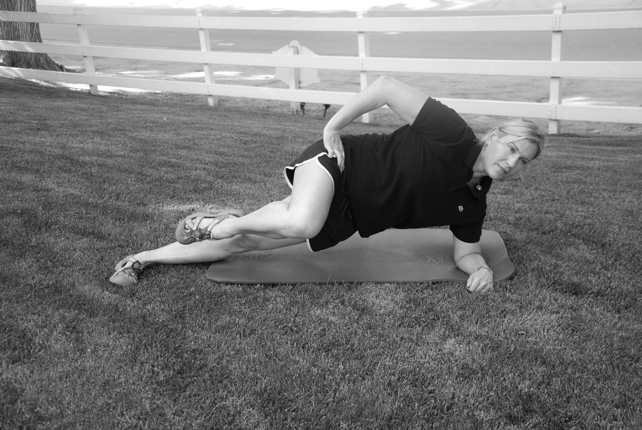 2012-05-24-SidePlankwithKneePull.jpg