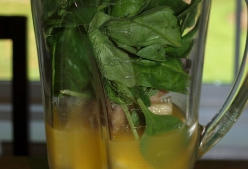 2012-07-19-pineappleorangespinachsmoothiee1342541573295_minnowsblog.jpg