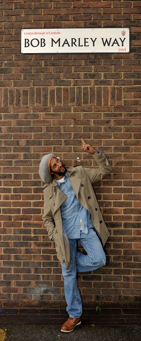 2012-08-02-JulianMarley_undernewBobMarleyWaysign1.jpg
