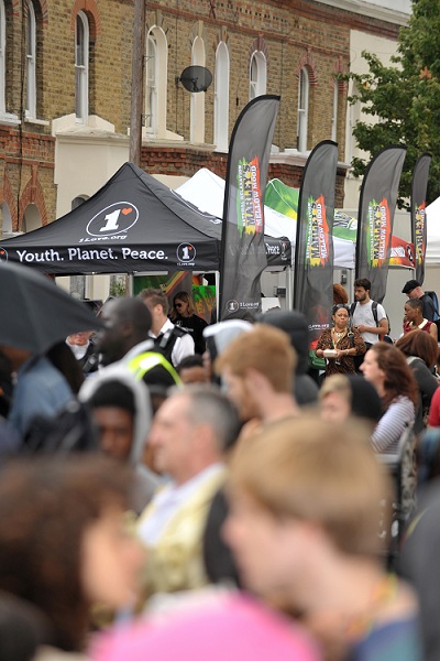 2012-08-02-MarleyMellowMoodFlagsandcrowds.jpg