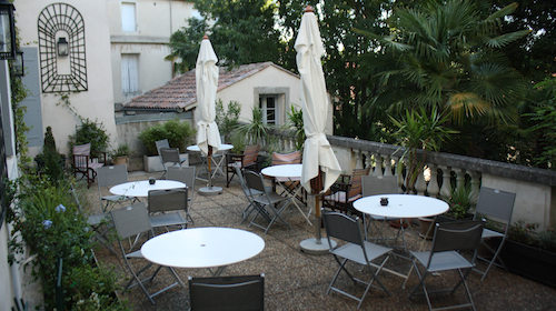 2012-08-20-HotelLeGuilhemBreakfastTerraceHP.jpg