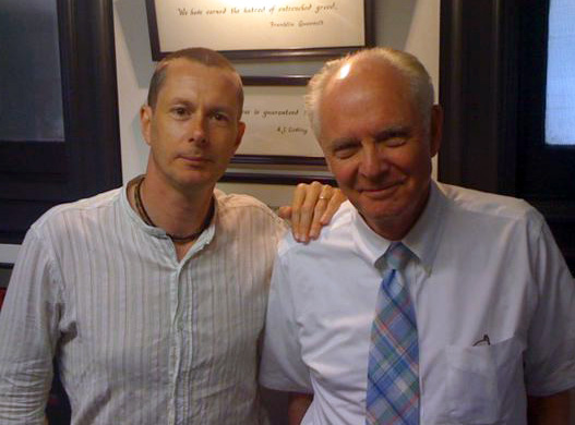 2012-09-04-BillandKenBankscreatorofFrontlineSMSatCenterforPublicIntegrityinWashingtonDCcropped.jpg
