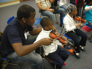 2012-10-03-Stanwithviolinist.jpg