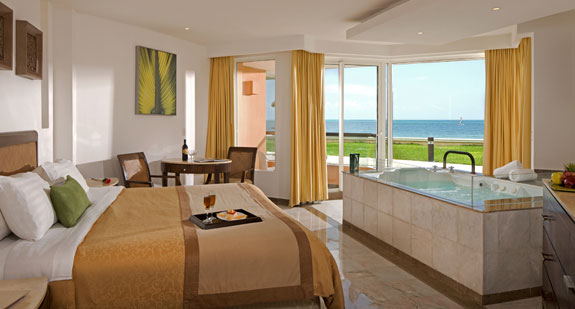 2012-10-10-MoonPalaceRoom.jpg