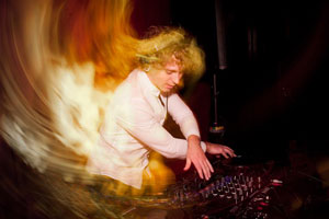 2012-10-24-Acousticaelectronica300co.jpg