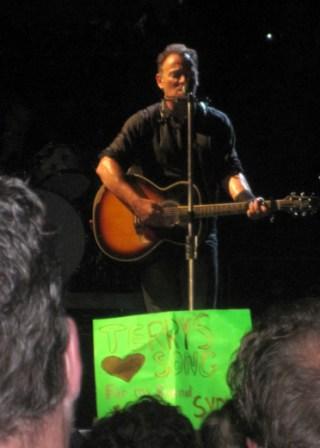 2012-10-26-Brucewithsign.jpg