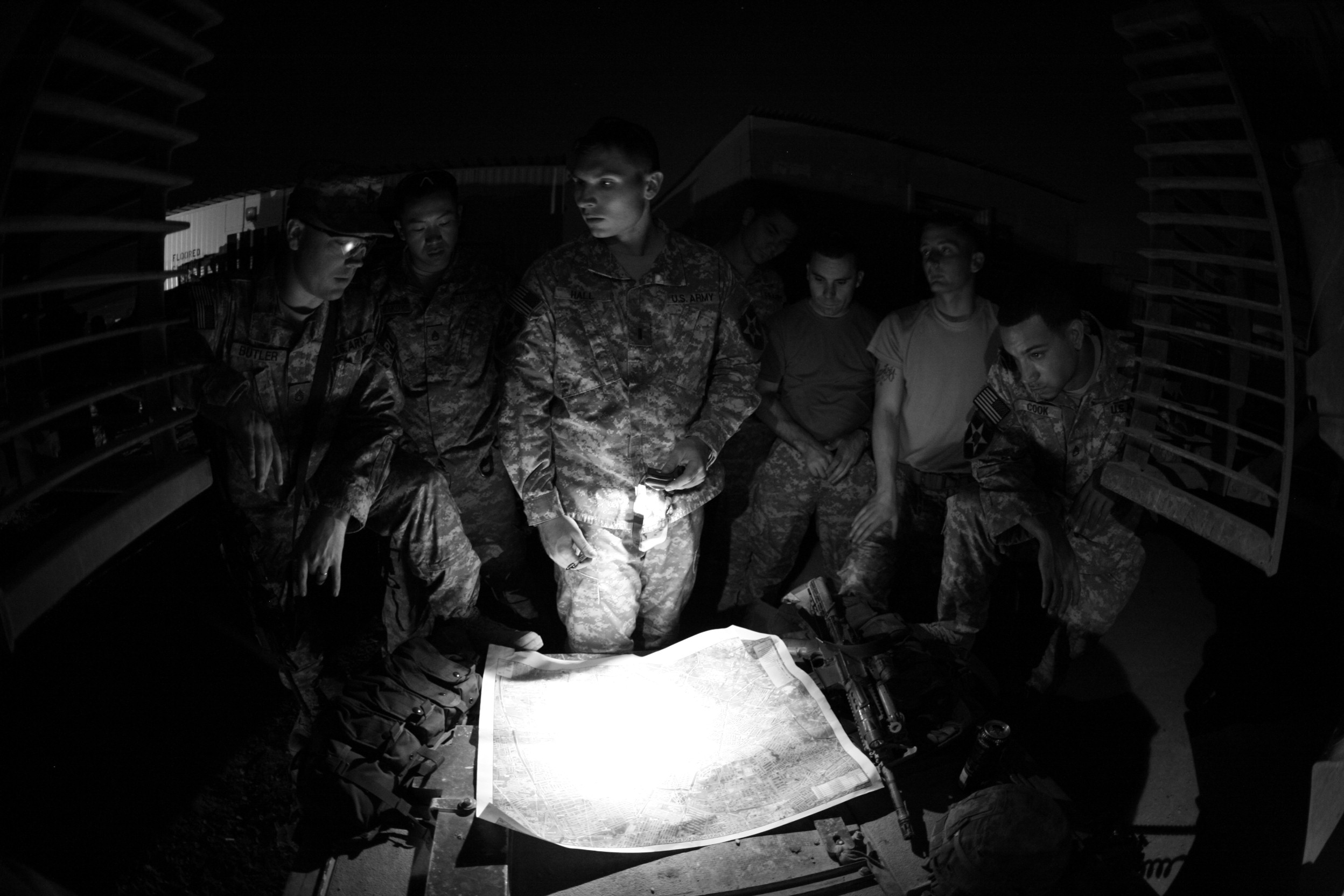 2012-11-26-BaghdadBriefingScoutandSniperTeamLeadersintheGreenZonePriortoaRaid2.jpg