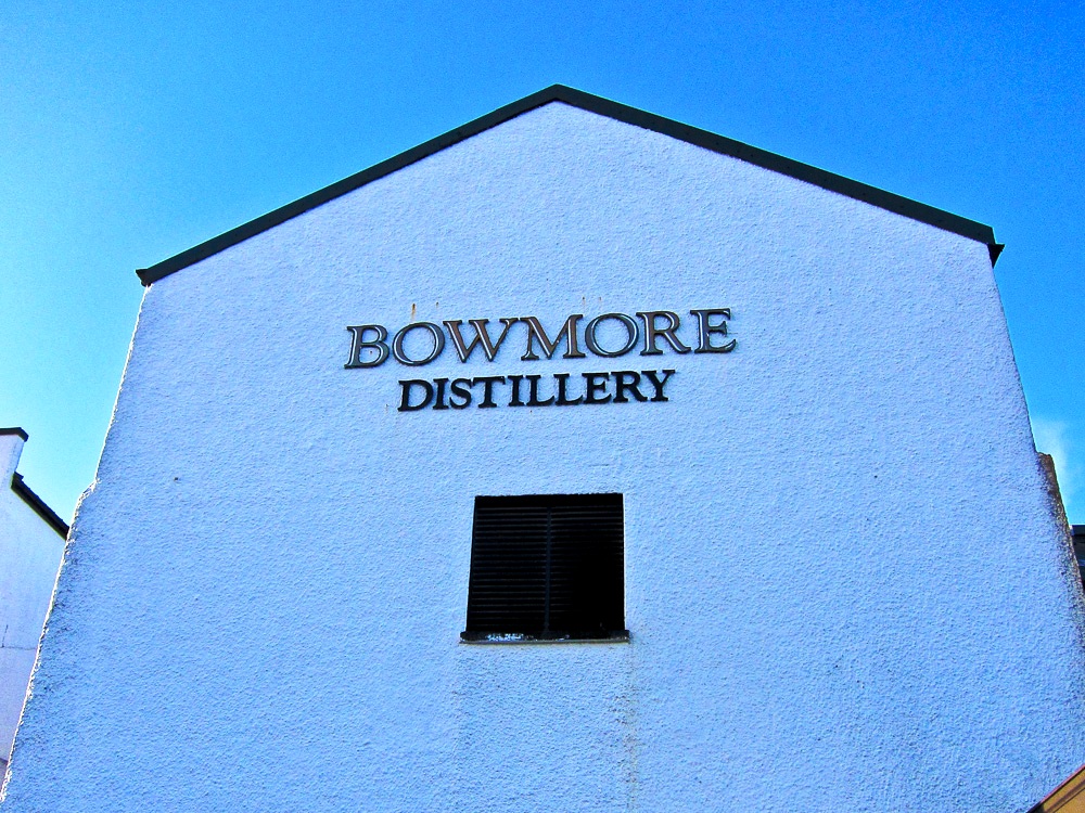 2012-11-30-BowmoreDistillery.jpg