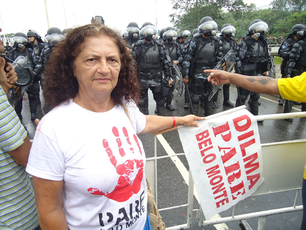 Antonia Melo protesting, by Ruy Marques Sposati 