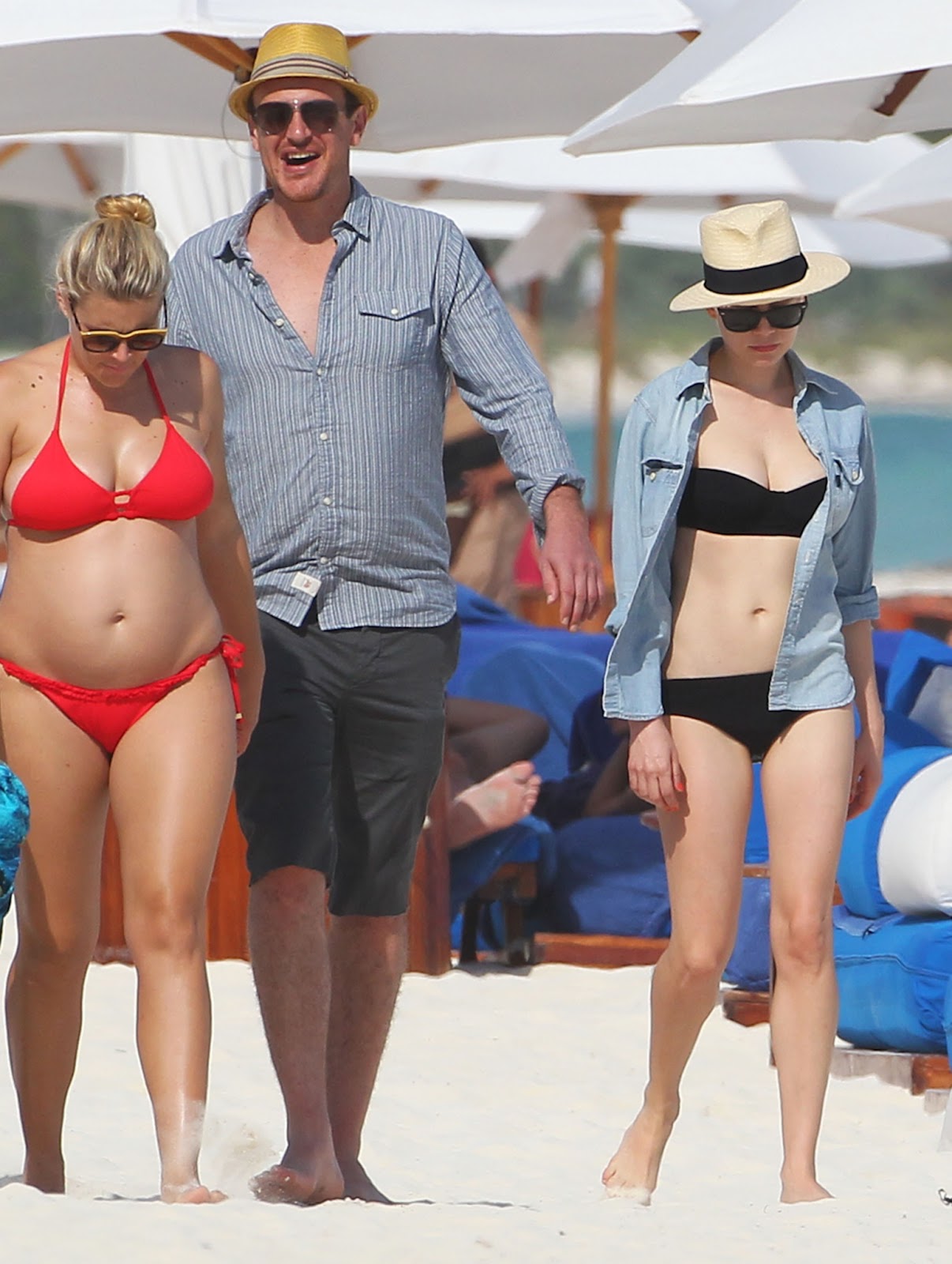 2013-06-09-BusyPhilippsBikiniPregnant.jpg