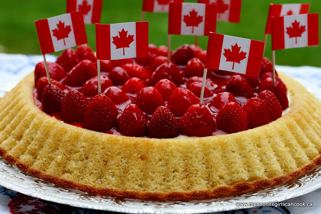 2013-07-01-CANADACAKE.JPG