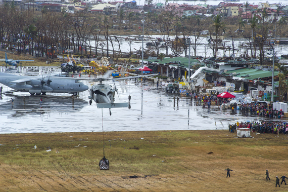 2013-11-18-typhoonheliandaircraft.jpg