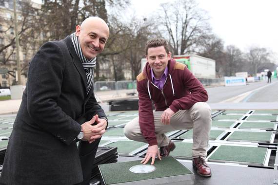 2013-12-05-BNW2EPS4PERFECT_CITYJim_AlKhalili_with_Pavegen_paving_tiles_that_generate_electricity_from_footsteps.jpg