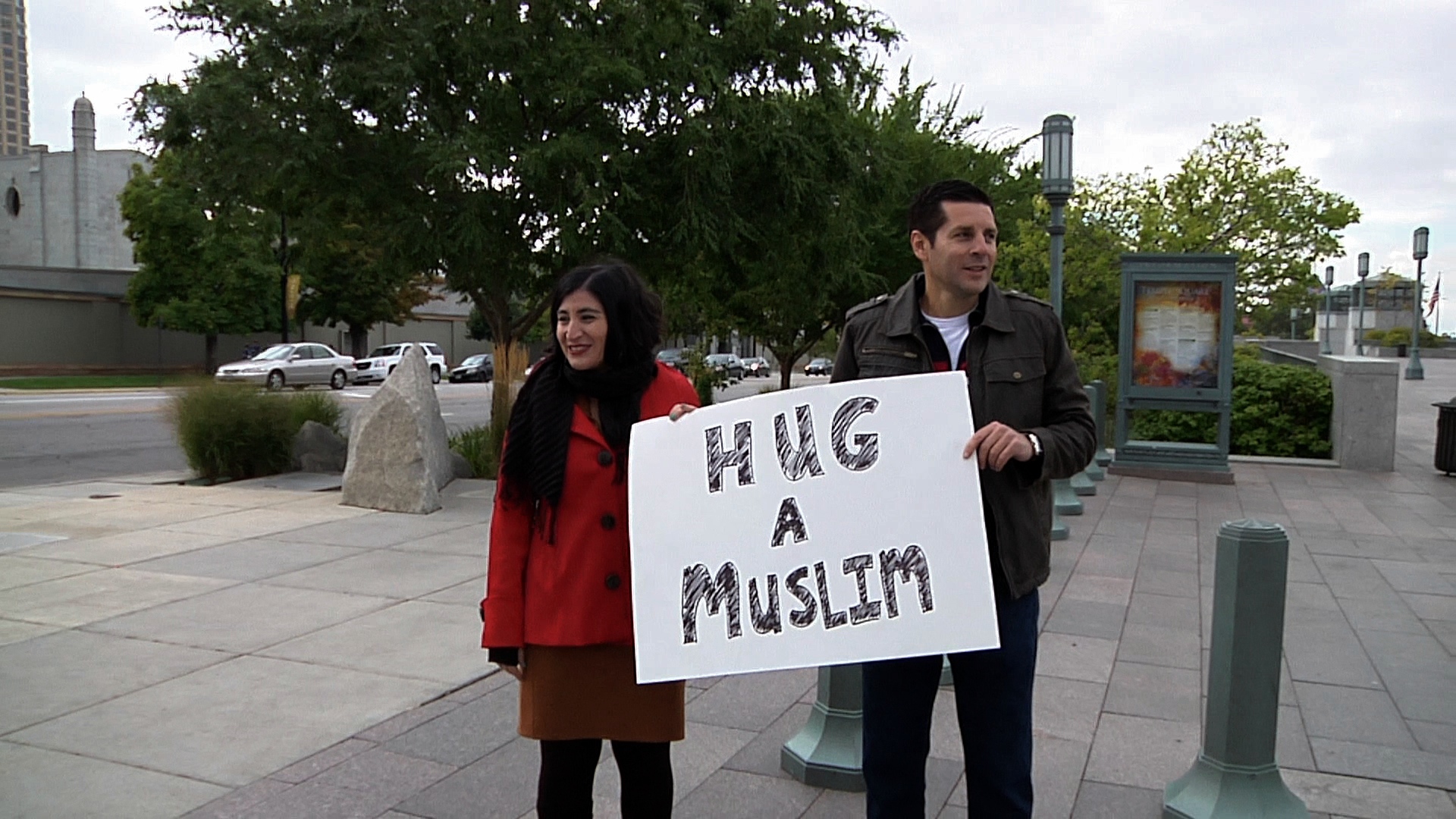2014-01-19-Hug_a_Muslim.jpg