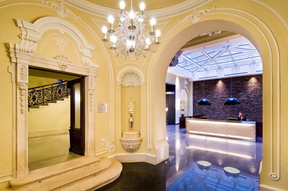 2014-04-14-lobby_palazzozichy.jpg