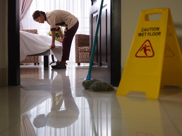 Secrets Behind Washing Hotel Sheets From a the Housekeepers