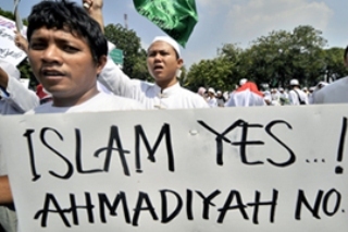 2014-05-02-antiahmadiyya.jpg