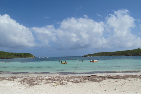 2014-05-14-mezzalunabeachViequesJeralynGerba.jpg