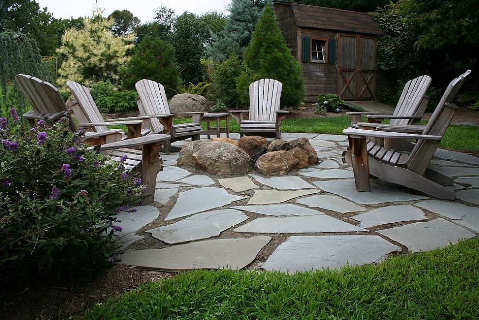 9 Ideas That Ll Convince You To Add A Fire Pit To Your Backyard Huffpost Life