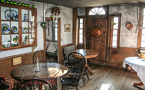 2014-07-22-OldInnTapRm4.jpg