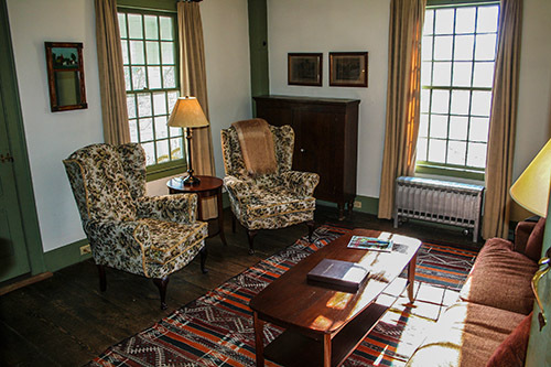 2014-07-22-ThayerHouseSittingRm3.jpg