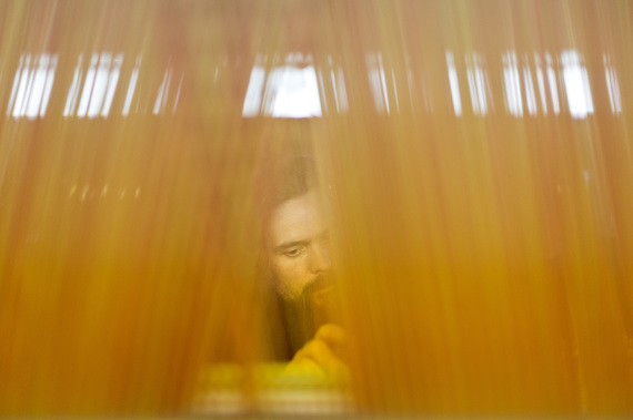 2014-08-30-OpenforBusinessAWeaver.Bradford.GB.2013JonasBendiksenMagnumPhotos2.jpg
