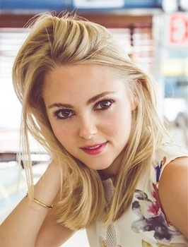 2014-09-06-AnnaSophiaRobb22.jpg